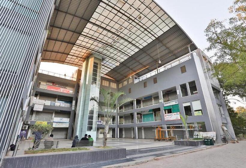 Hotelli Flagship The Grand Pritam