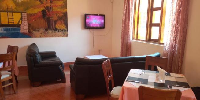 هتل Miryams Village Inn Safari Lodge