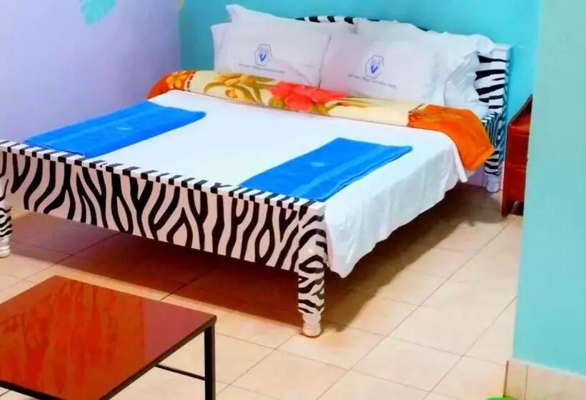 هتل Miryams Village Inn Safari Lodge