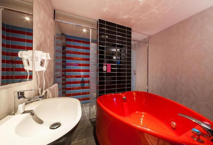 مُتل 艸日月汽車旅館