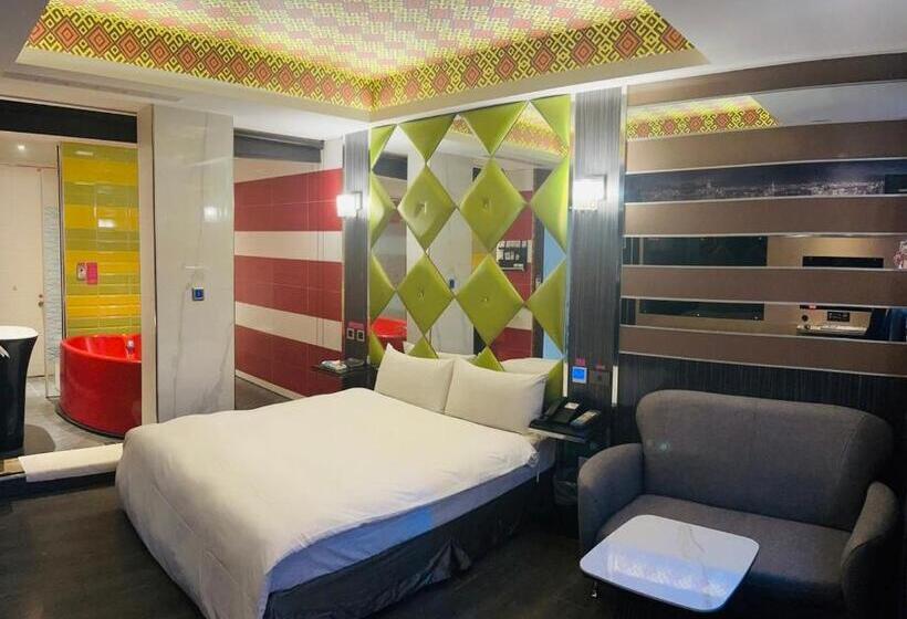 مُتل 艸日月汽車旅館