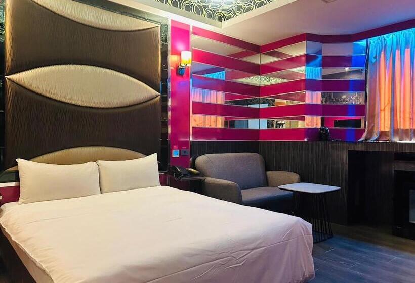 مُتل 艸日月汽車旅館