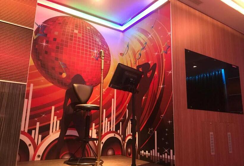 مُتل 艸日月汽車旅館