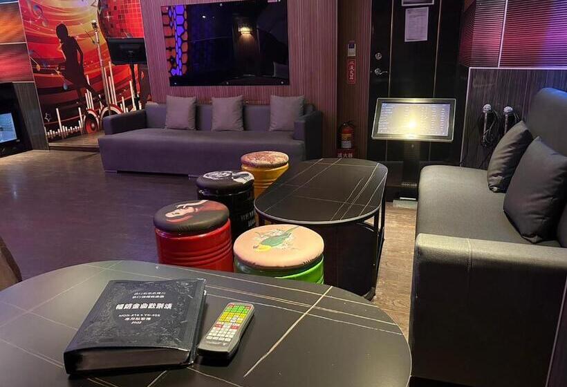 مُتل 艸日月汽車旅館