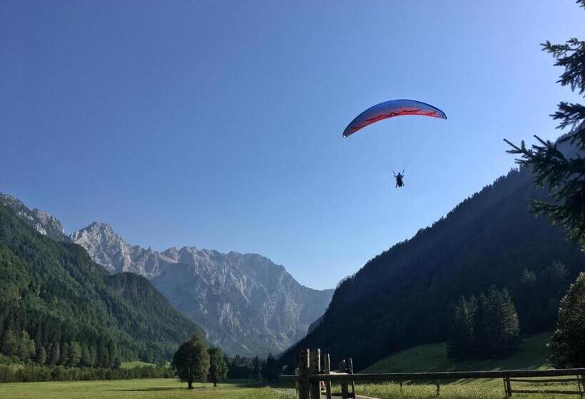 پانسیون Juvanova Hiša   Apartments And Rooms