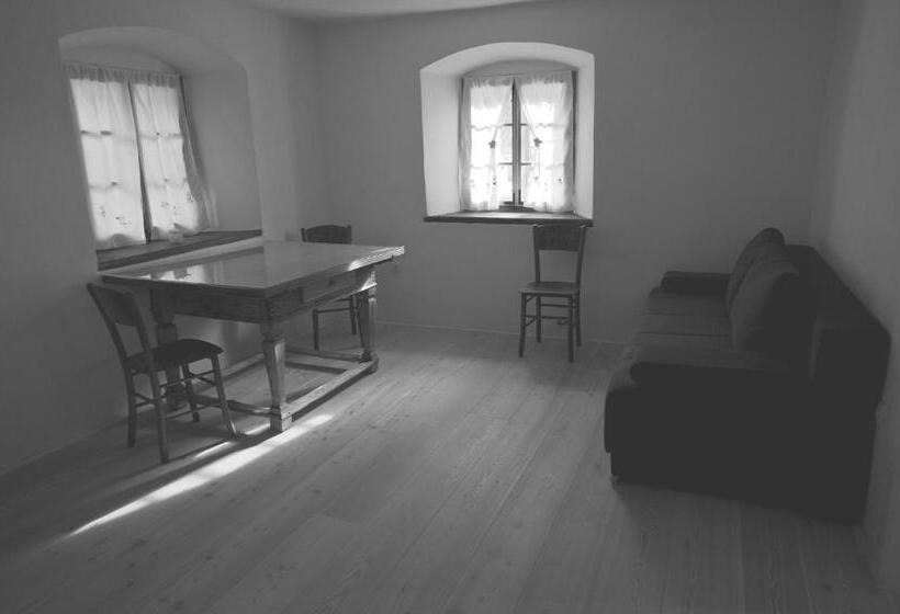 پانسیون Juvanova Hiša   Apartments And Rooms