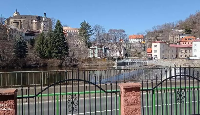 Majatalo Penzion U Splavu