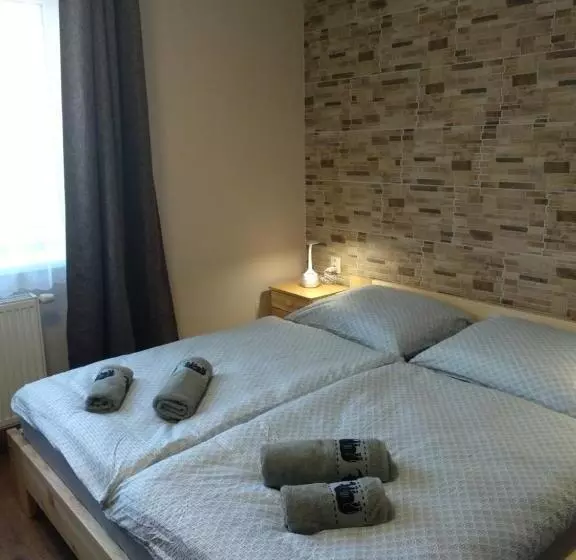 Majatalo Penzion U Splavu