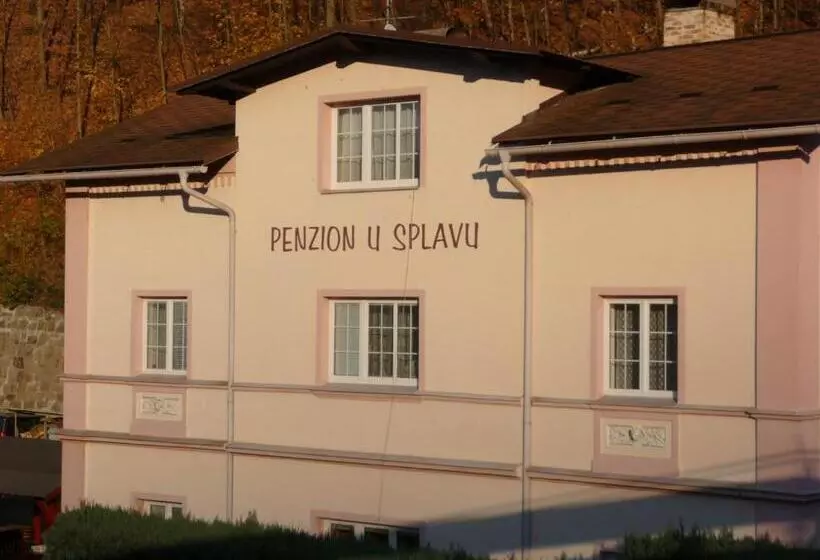 Majatalo Penzion U Splavu