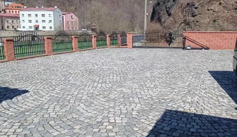 Majatalo Penzion U Splavu