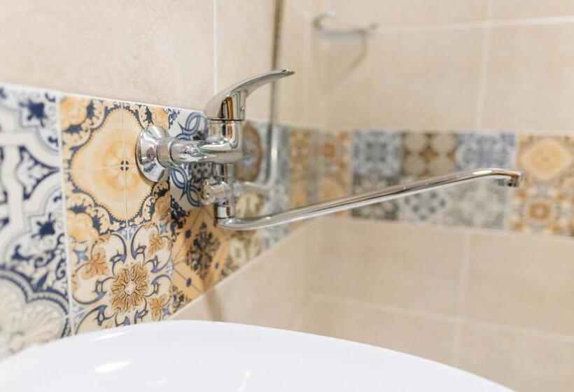 Pensão Trip.le Guest House