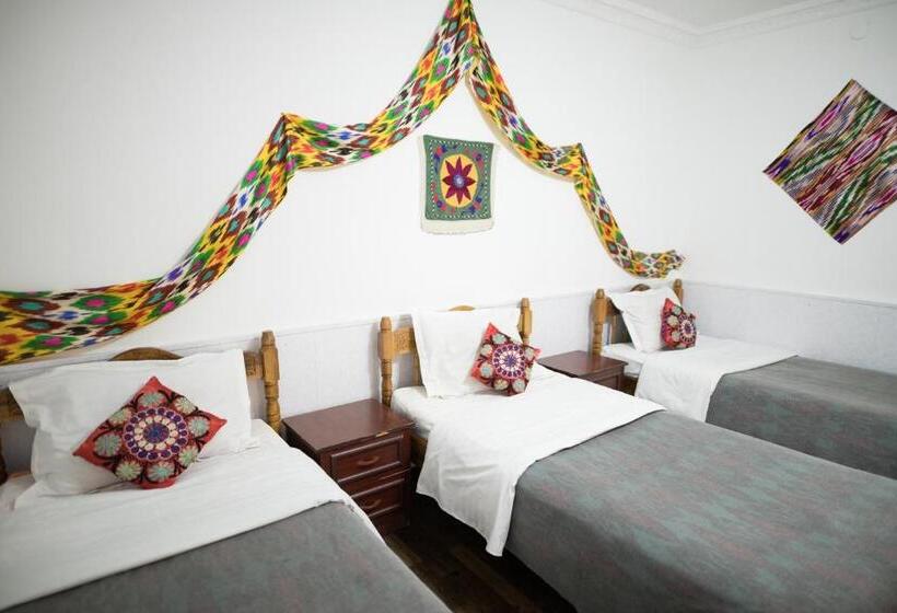 Pensão Trip.le Guest House