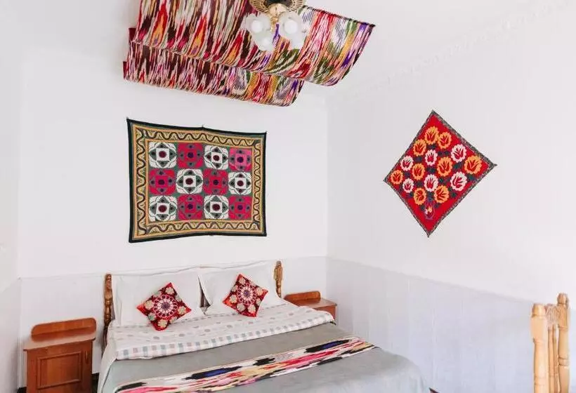 Majatalo Trip.le Guest House
