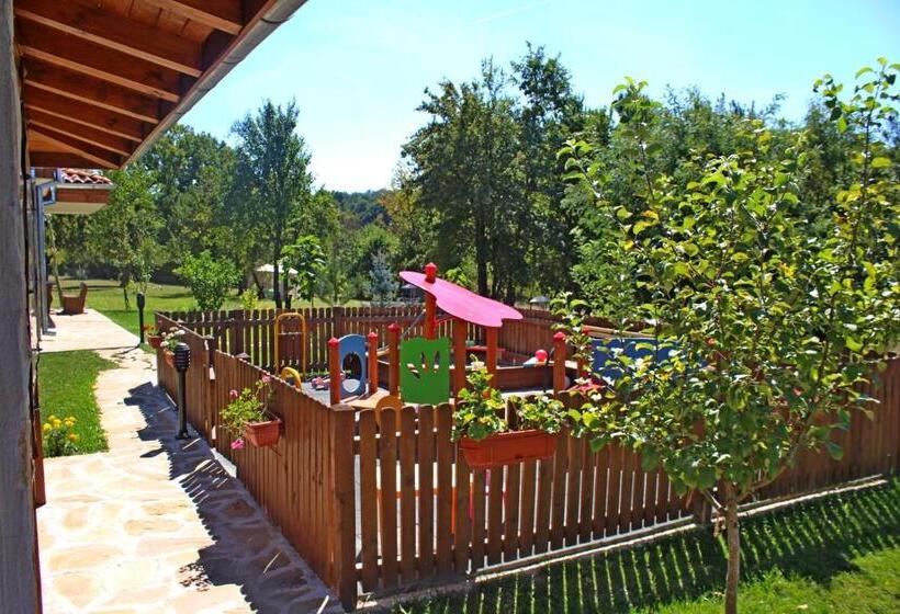 منتجع Sinjirite Complex