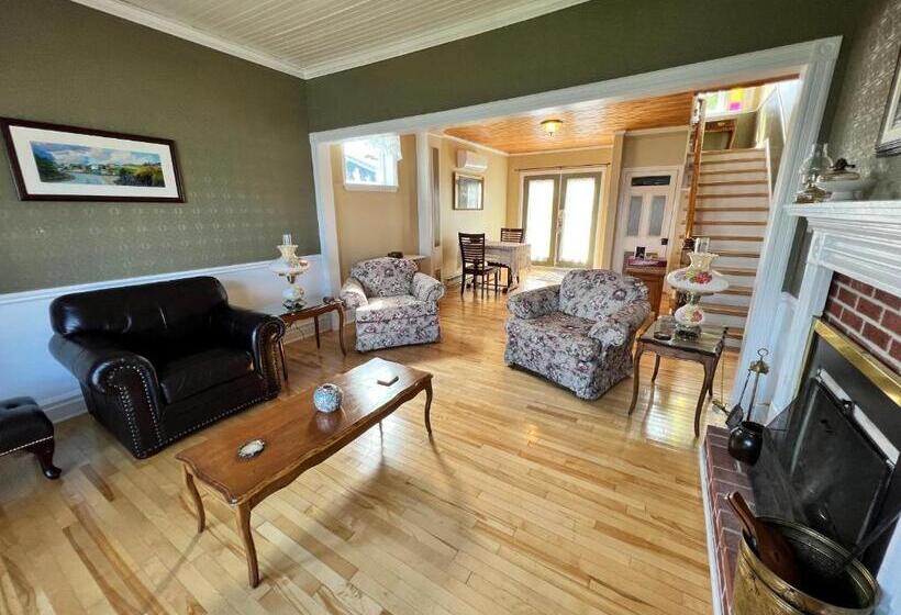 هاستل Kelly S Landing