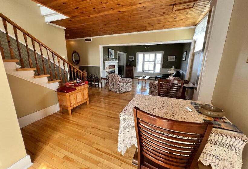 هاستل Kelly S Landing