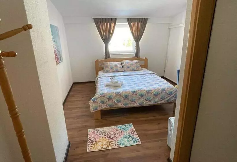 هاستل Motel Kula