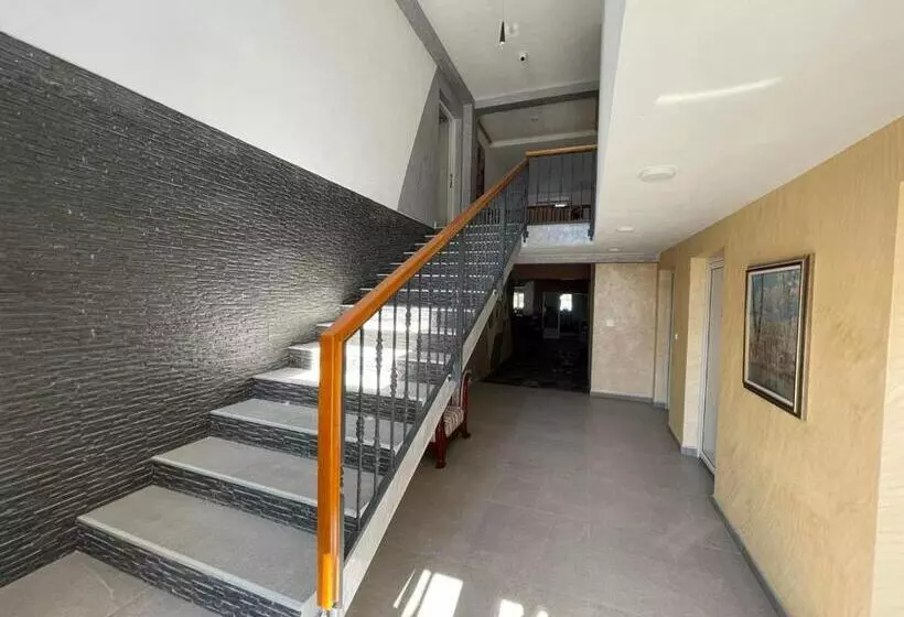 هاستل Motel Kula