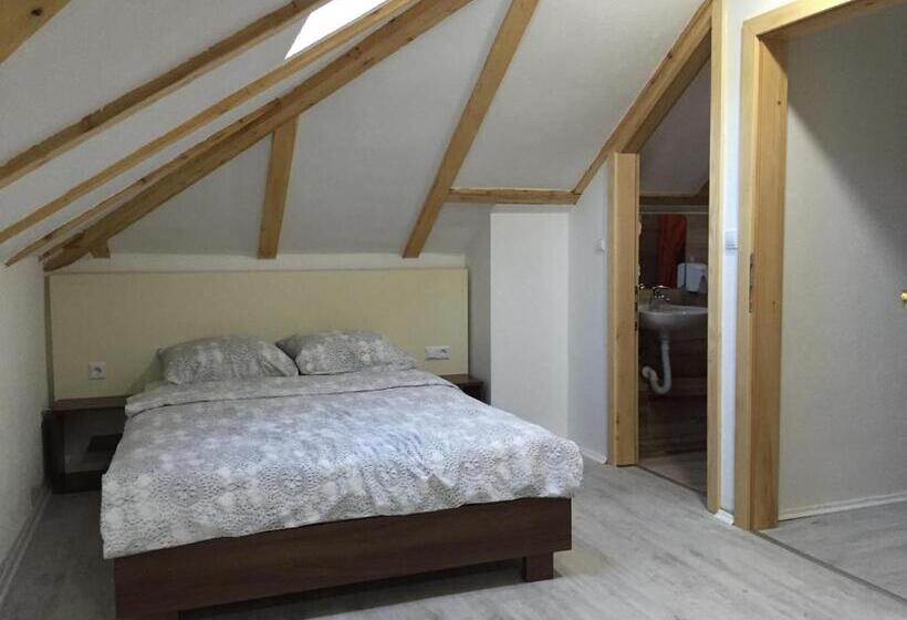 هاستل Motel Kula