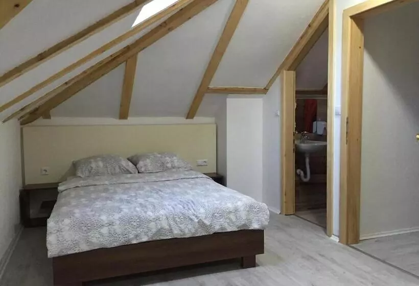 هاستل Motel Kula