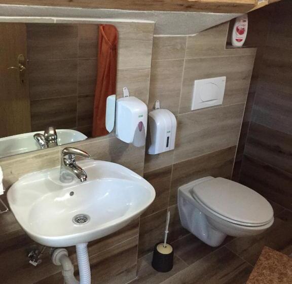 هاستل Motel Kula