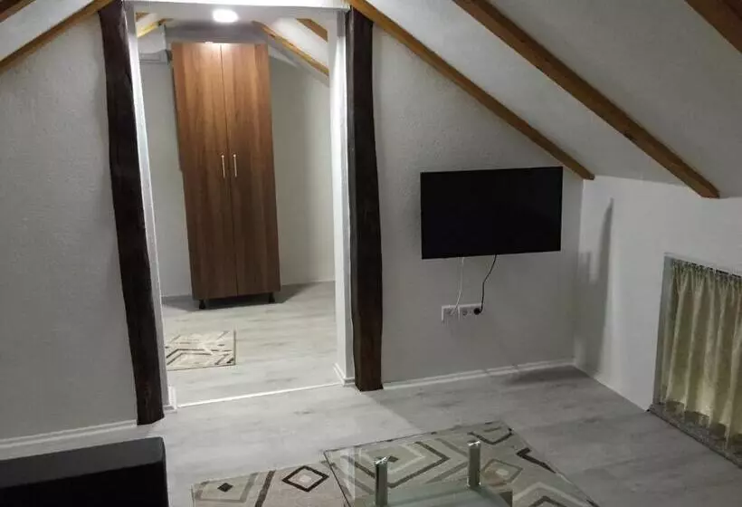 هاستل Motel Kula