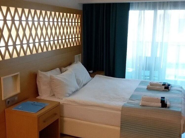 هتل Aurasia Design