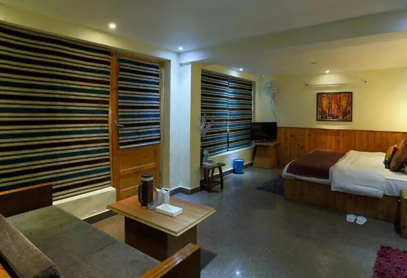 Mongas Hotel & Resort