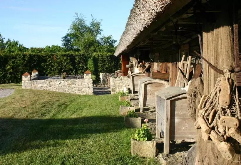 پانسیون Aadu Holiday Farm