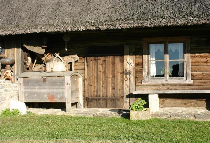 ペンション Aadu Holiday Farm