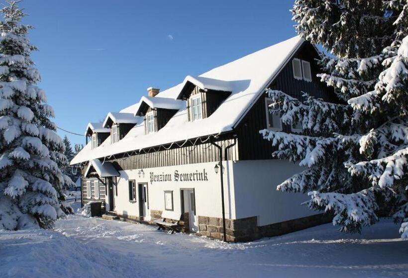 פנסיון Penzion Semerink