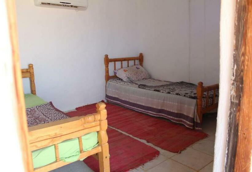 تختخواب و صبحانه Happy Camp