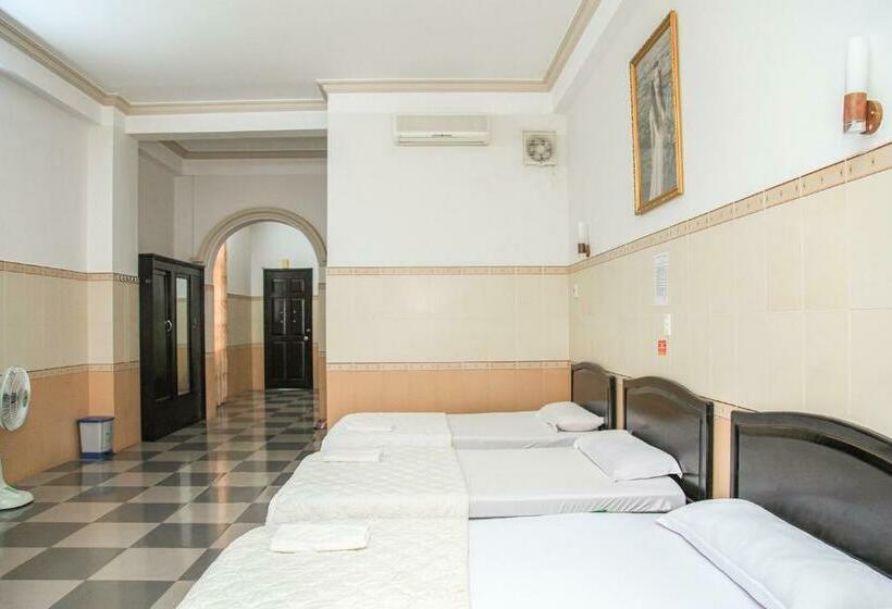 هتل Khách Sạn Hồng Kông