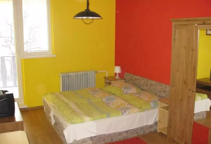 Majatalo Penzión Normandia