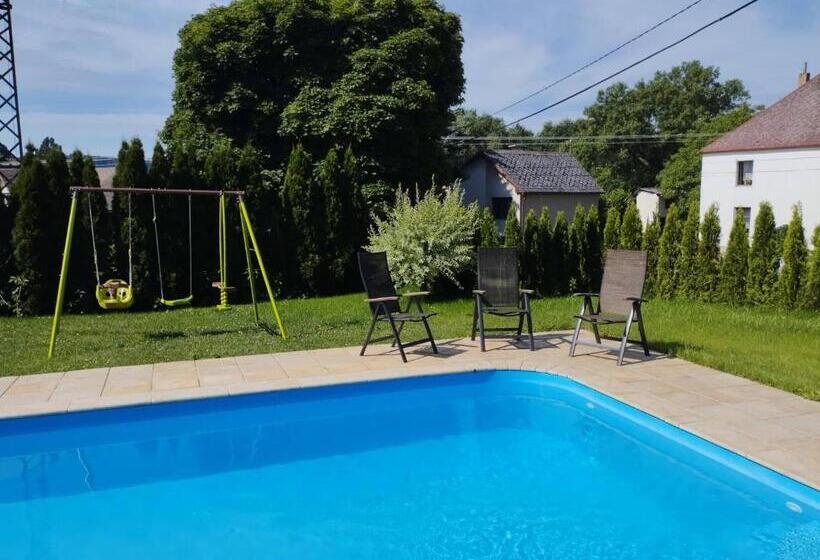 펜션 Penzion Restaurace U Helferů