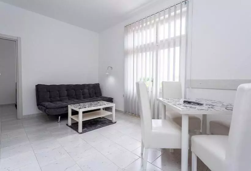 پانسیون Vila ćirković   U Centru Sokobanje