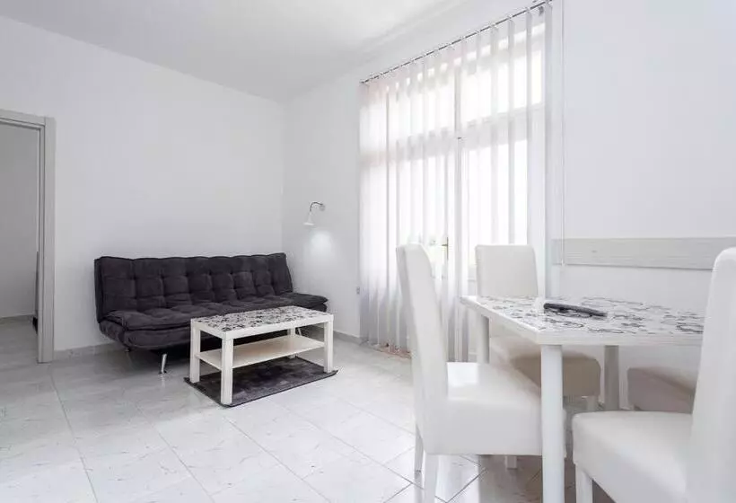 پانسیون Vila ćirković   U Centru Sokobanje