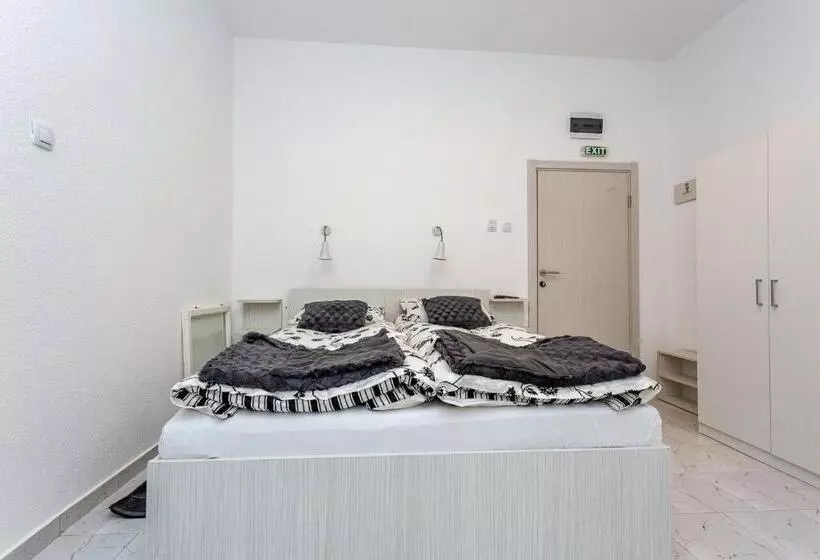 پانسیون Vila ćirković   U Centru Sokobanje