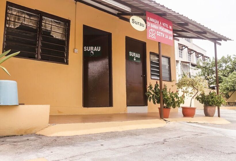 בית מלון כפרי Anggerik Lodging