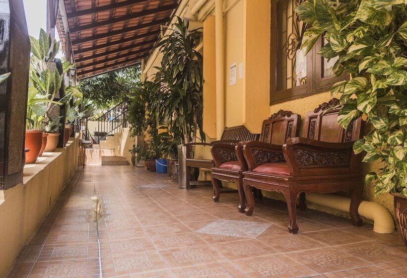 בית מלון כפרי Anggerik Lodging