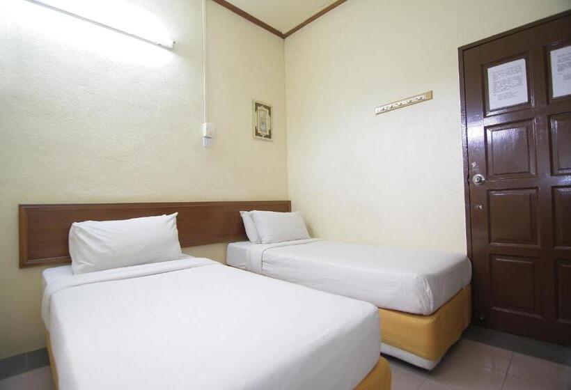 בית מלון כפרי Anggerik Lodging