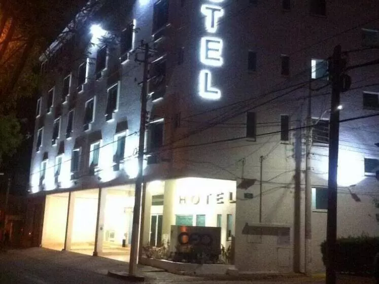 Ceo Hotel Business Class