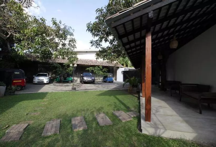 Hotel Handagedara Resort & Spa