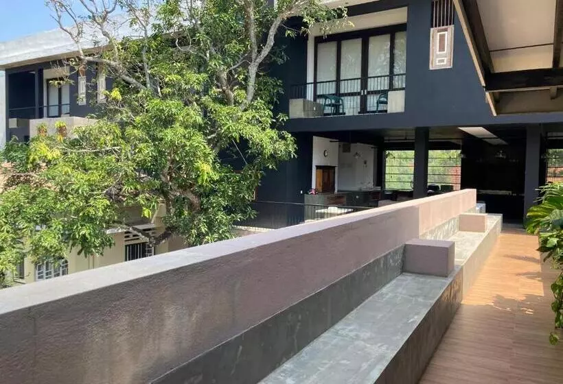 Hotel Handagedara Resort & Spa