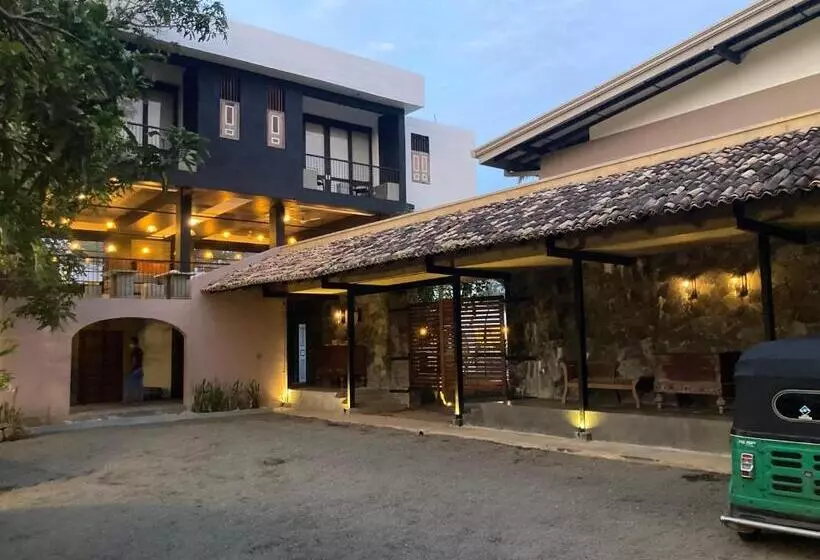Hotel Handagedara Resort & Spa