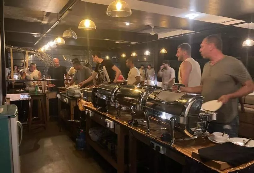 Hotel Handagedara Resort & Spa