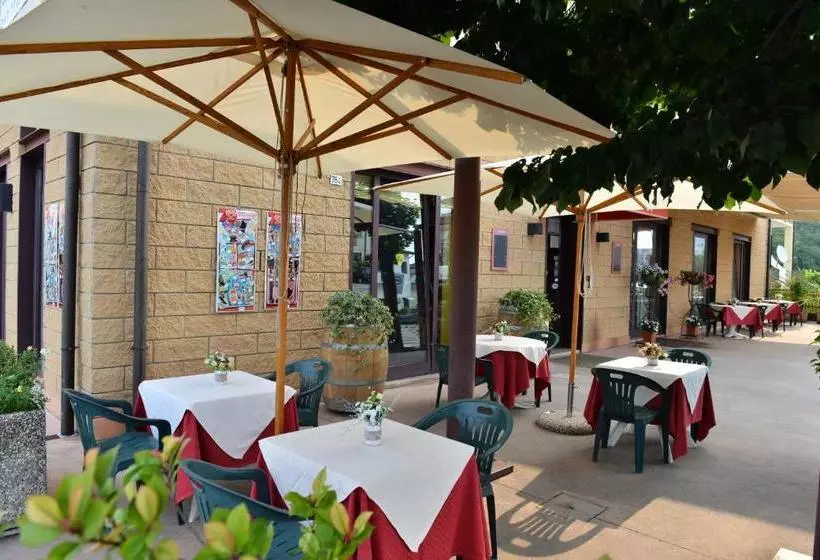 هتل Locanda Corte Girlanda