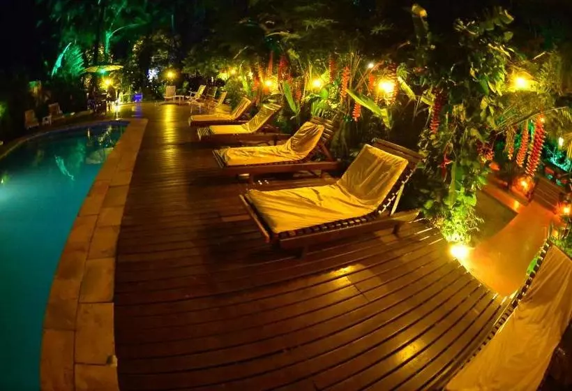 ホテル Pousada Katmandu