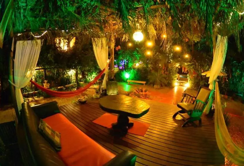 ホテル Pousada Katmandu