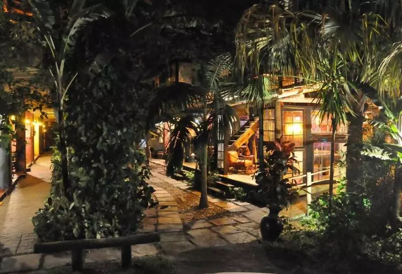 ホテル Pousada Katmandu